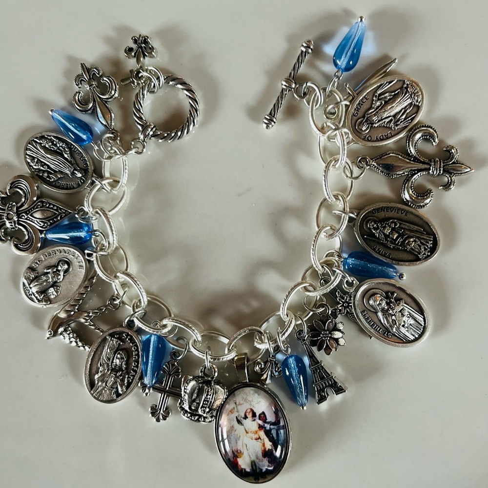 Charm Bracelet Joan of Arc, French Saints, Vintage Czech Glass - Picture 12 of 15